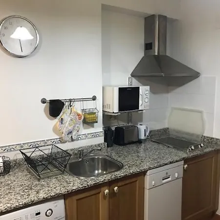Tongueras Apartment *